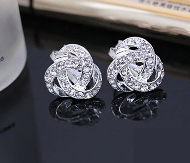 Säravad hõbedased klipsid