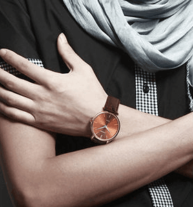 Kell nahast käevõruga