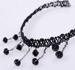 Kaelakee "Must elegants"