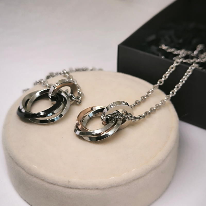 Ehete komplekt paarile "Armastuse sõrmused"