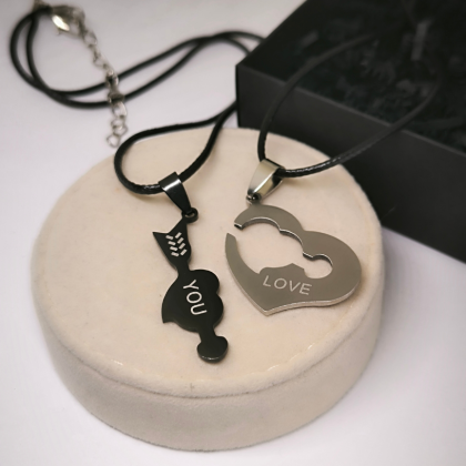 Moodne südamekujuline ripats