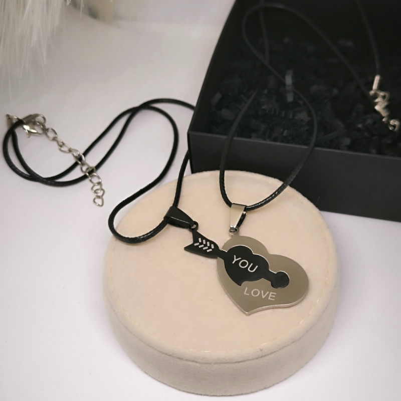 Moodne südamekujuline ripats