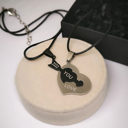 Moodne südamekujuline ripats