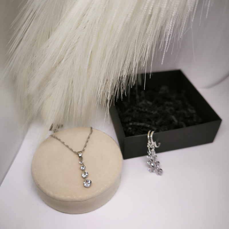 Ehete komplekt kristallidega