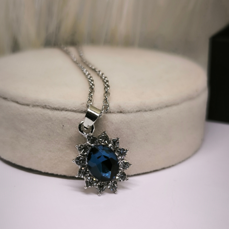 Ehete komplekt siniste kristallidega