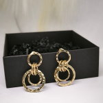 Kunstipärased kõrvarõngad