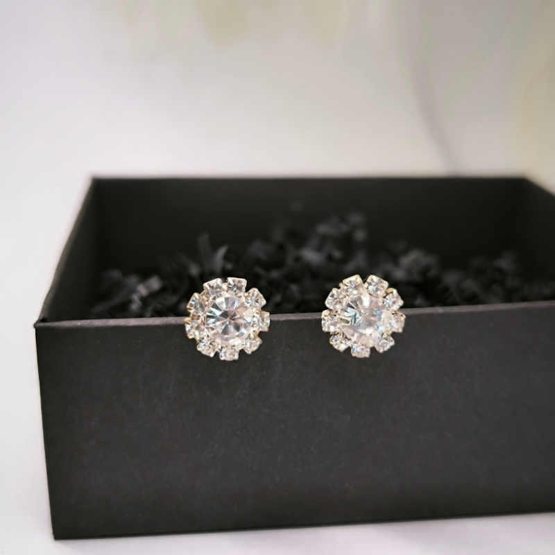 Klassikalise stiili kristallkõrvarõngad