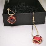 Originaalsed ja stiilsed kõrvarõngad kristalliga