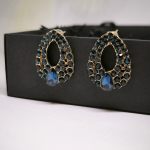 Pisarakujulised kõrvarõngad kristallidega