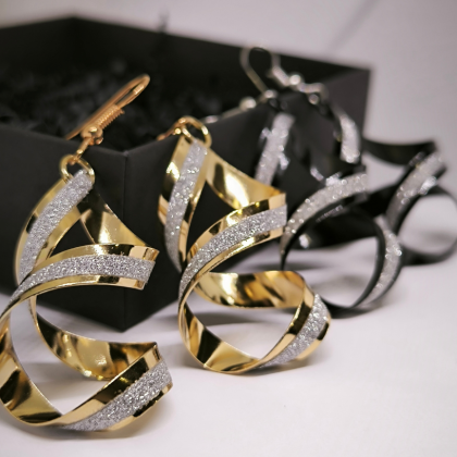 Modernsed kõrvarõngad