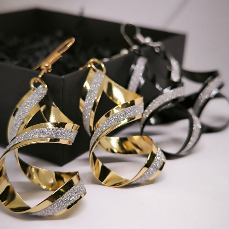 Modernsed kõrvarõngad