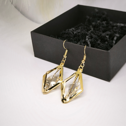 Stiilsed kõrvarõngad tsirkooniumiga