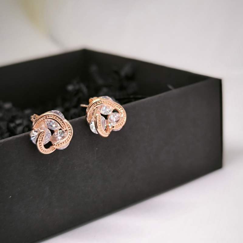 Roosa kulla värvi kõrvarõngad