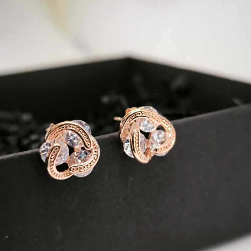 Roosa kulla värvi kõrvarõngad