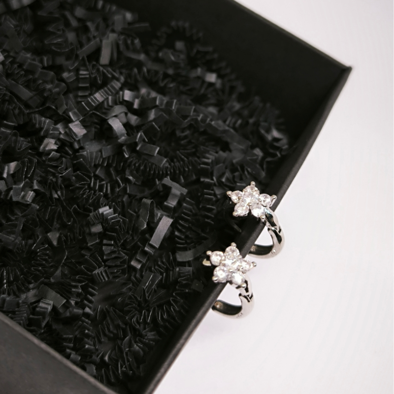 Hõbedased kõrvarõngad "Lillekesed"