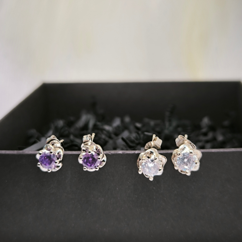 Elegantse klassikalise kujuga tsirkooniumiga kõrvarõngad