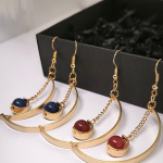 Moekujundusega kõrvarõngad