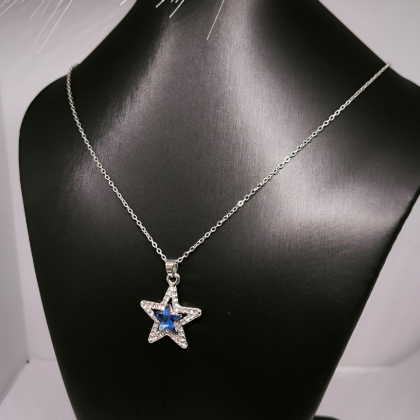 Austria kristallist tähekujuline kaelakee