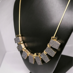 Vintage-stiilis kaelakee