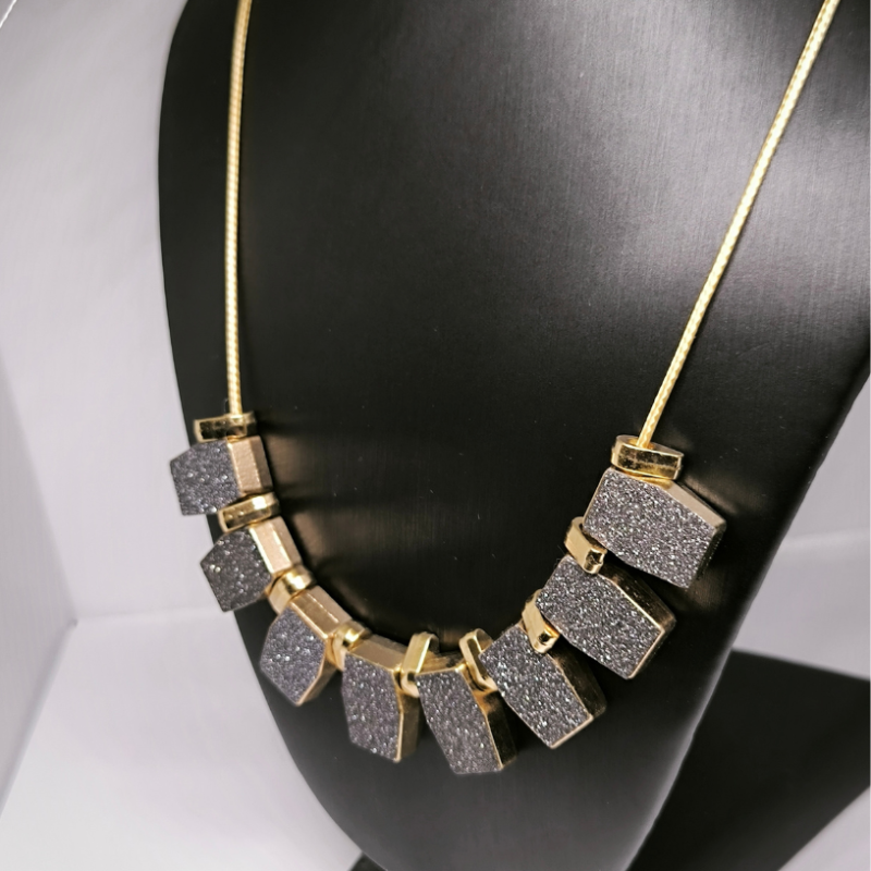 Vintage-stiilis kaelakee