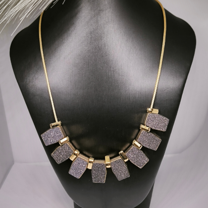 Vintage-stiilis kaelakee