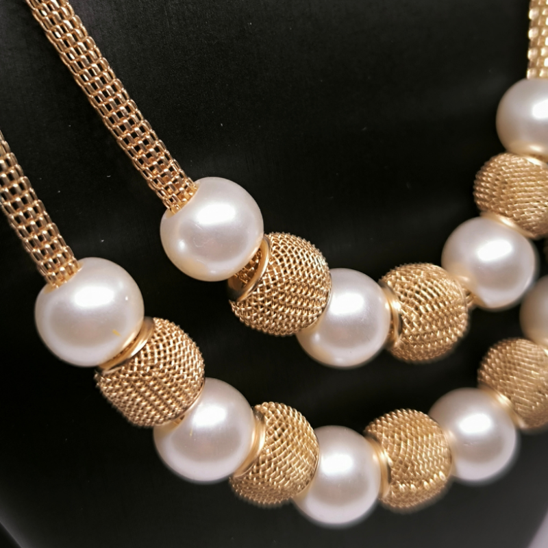 Kahekordne pärlimitatsiooniga kaelakee