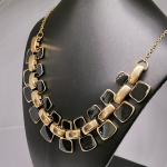 Keerukas vintage-stiilis ehe – kaelakee