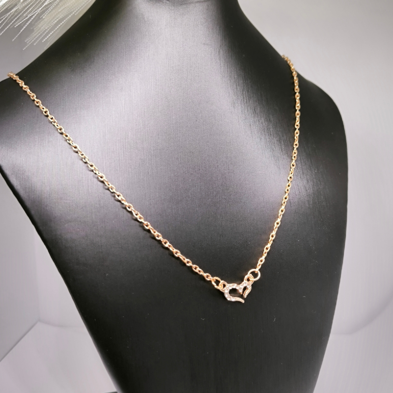 Südamekujuline stiilne kaelakee