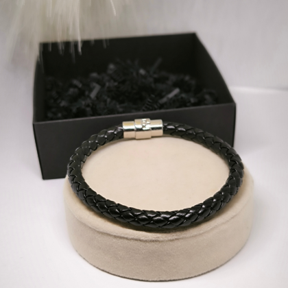 Kõrgekvaliteediline must käevõru magnetkinnitusega