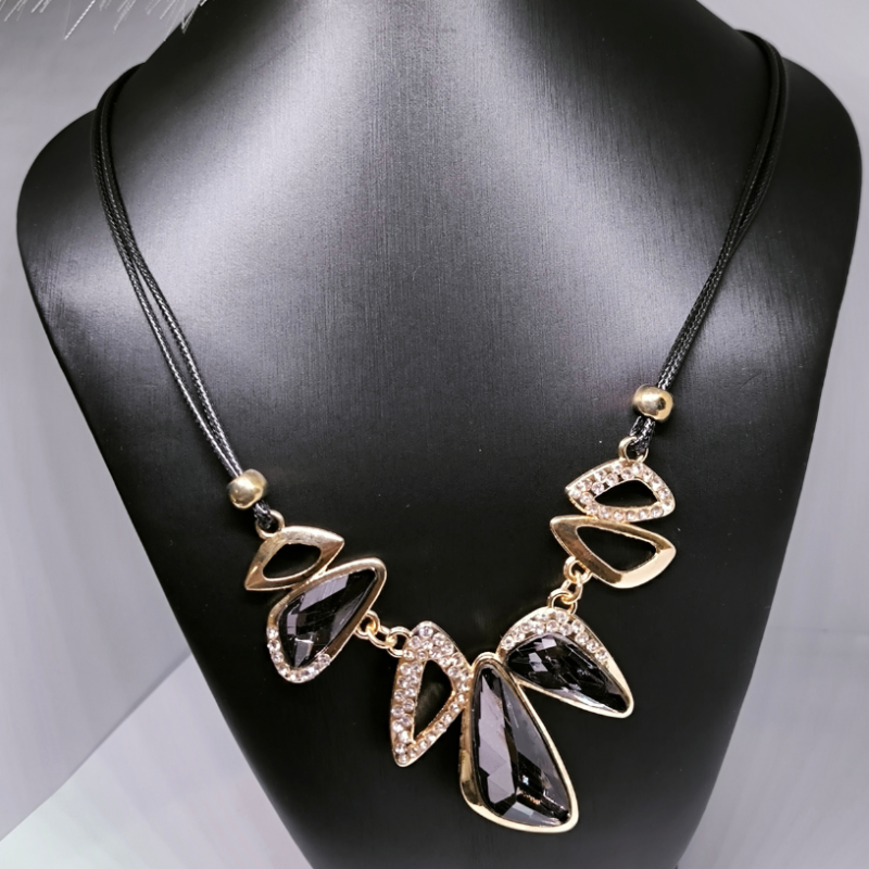 Vintage stiilis naiste kaelakee