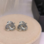 Säravad hõbedased klipsid