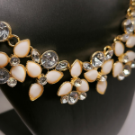 Vintage-stiilis kaelakee – koljees