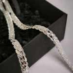 Massiivne hõbedavärvi kett