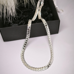 Massiivne hõbedavärvi kett