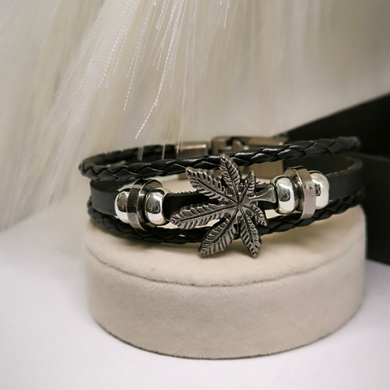 Nahast käevõru "Ganja"