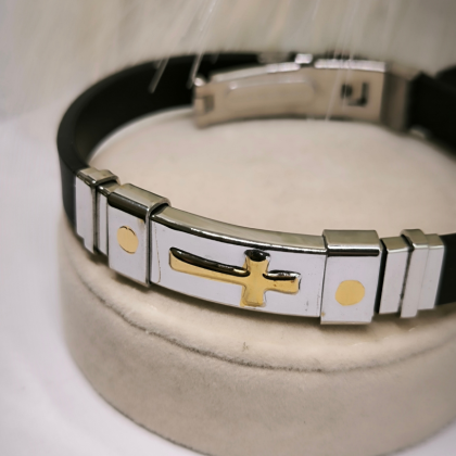 Roostevabast terasest käevõru "Ristike"