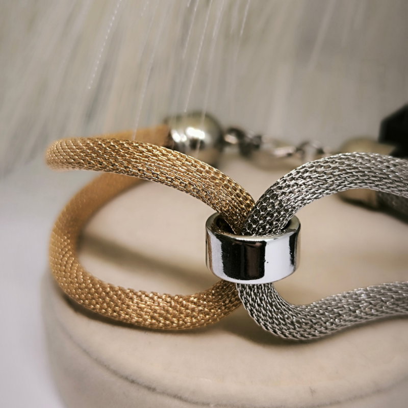 Eksklusiivse disainiga kaheosaline käevõru