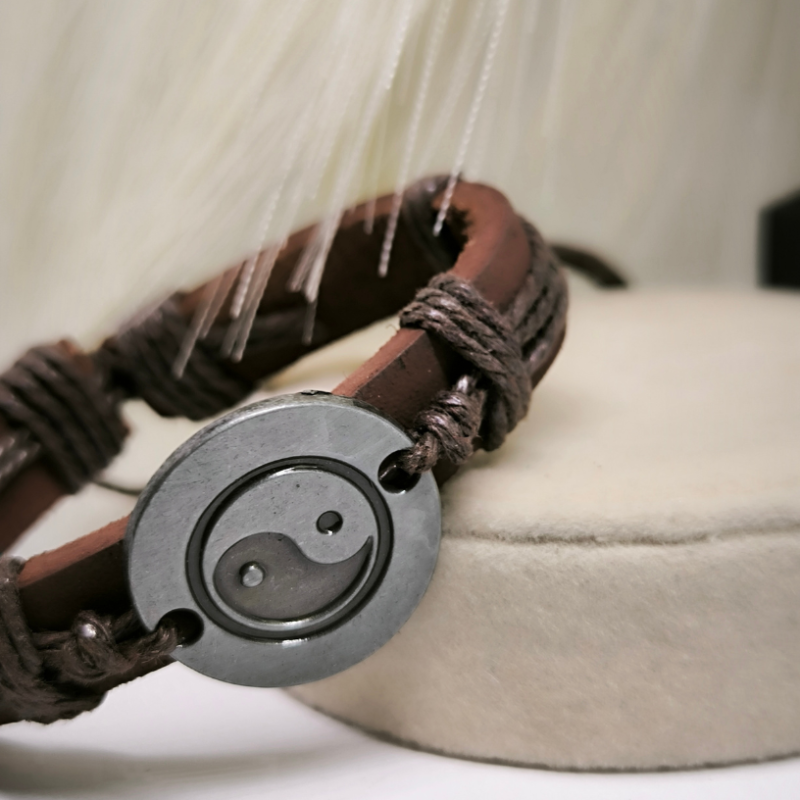 Nahast käevõru "Yin ja Yang"