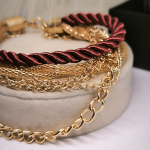 Erinevat värvi naiste käevõru