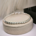 Nöörikujuline käevõru