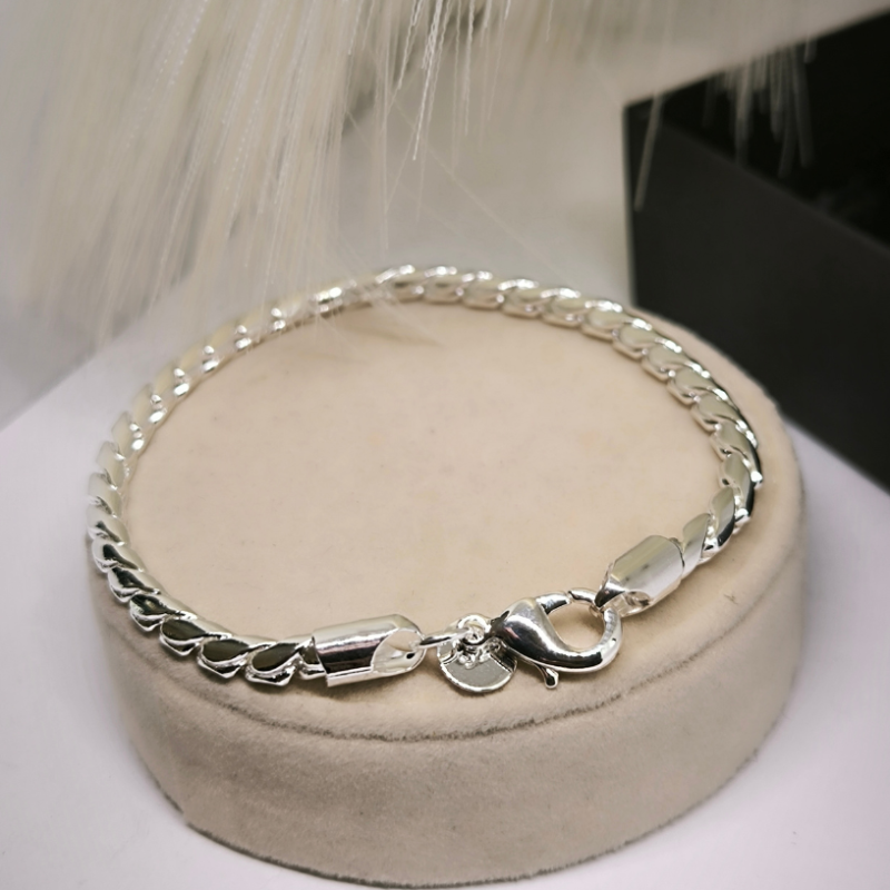 Nöörikujuline käevõru