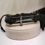 Nahast meeste käevõru ristielemendiga