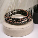 Viiekihiline nahast köie tüüpi meeste käevõru metallist aktsendiga