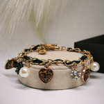 Käevõru leopardimustriga elementidega