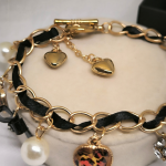 Käevõru leopardimustriga elementidega