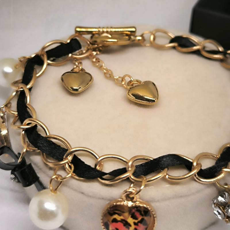 Käevõru leopardimustriga elementidega