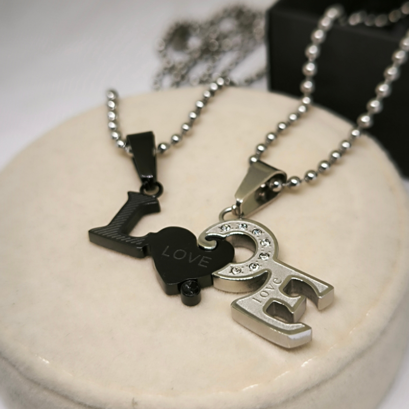 Kaelakeed paarile "LoVe"