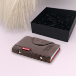 Looduslikust nahast kaardihoidja "Bovis"