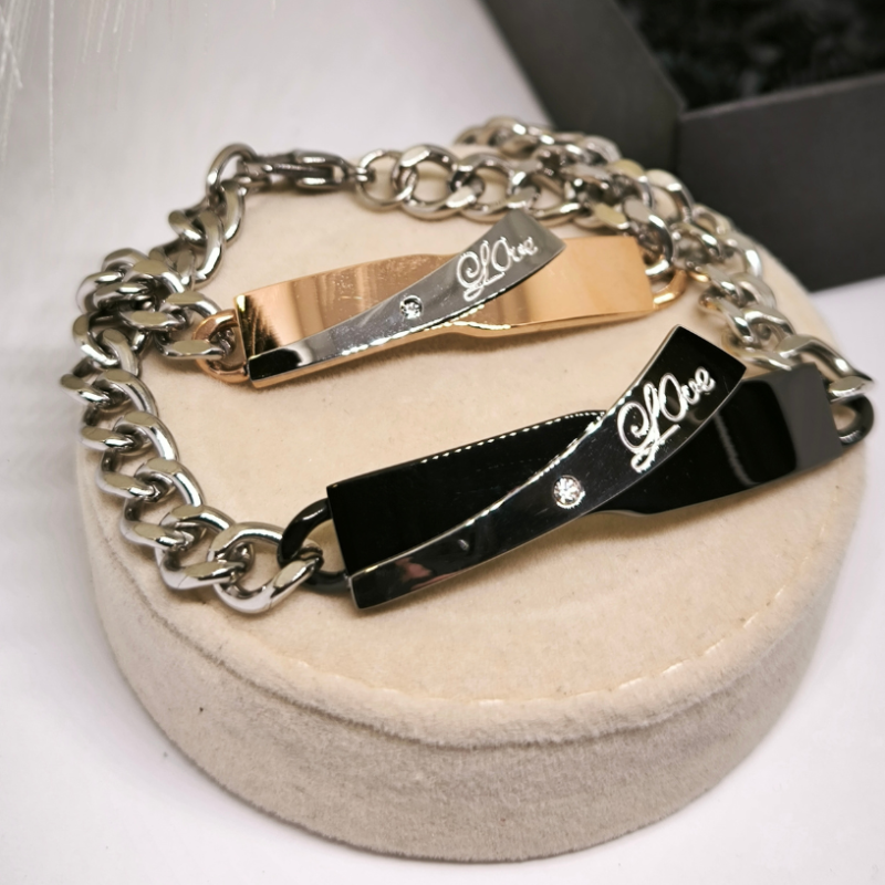 Käevõrude komplekt paarile "Love"