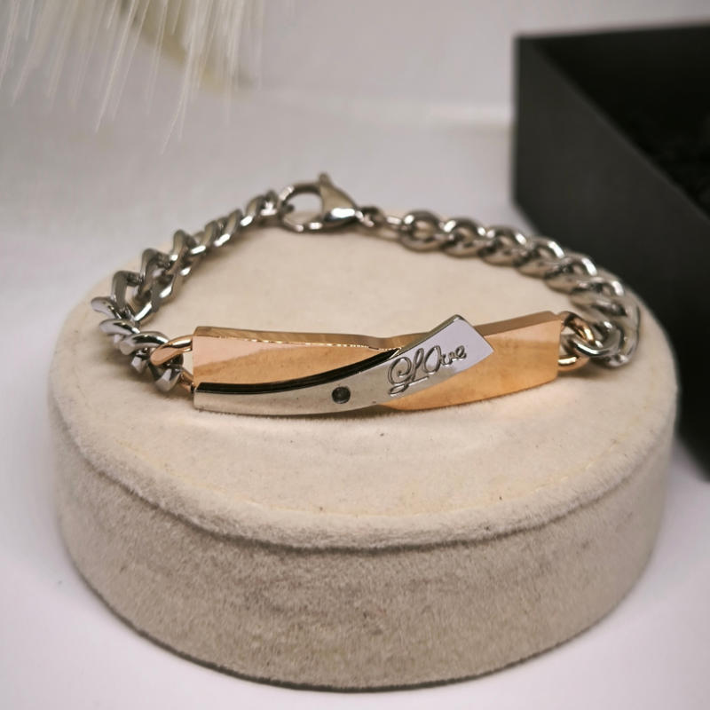 Käevõrude komplekt paarile "Love"